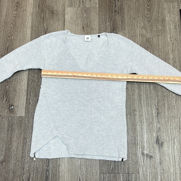 Cabi Gray Ribbed V-Neck Tunic Sweater XS - Picture 6 of 9